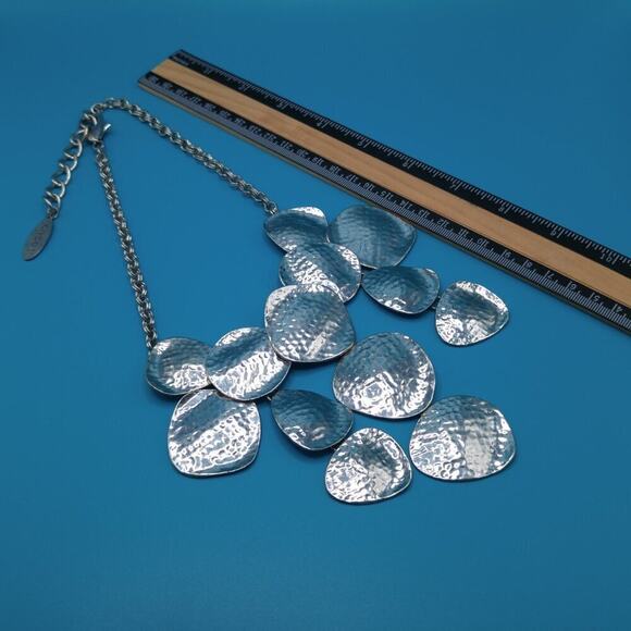 Chico's Hammered Metal Bib Necklace, Silver Tone, 19 1/2 Inches, Reflective - Picture 4 of 7